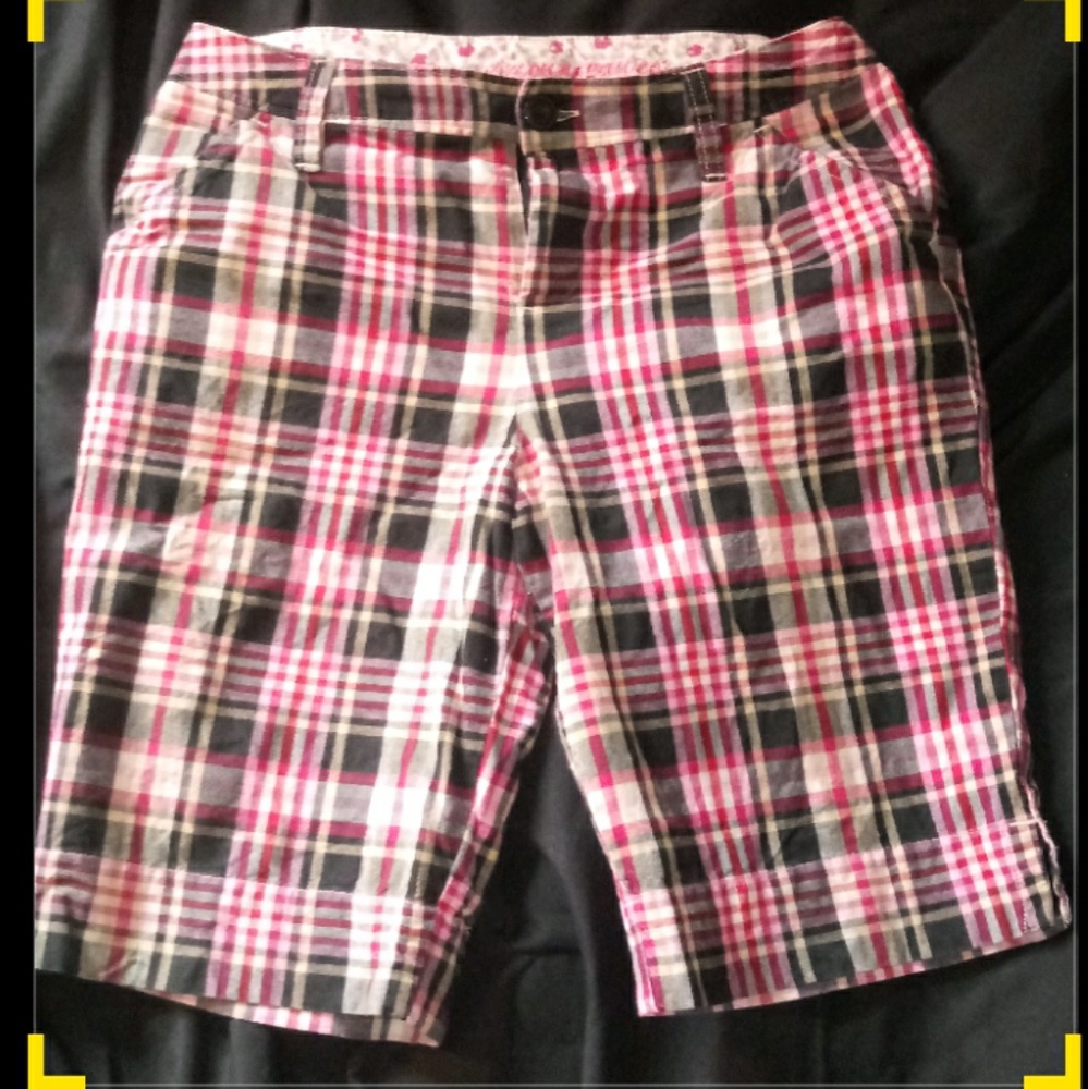 Womrns junior 14 bermuda shorts